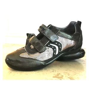 Geox Respira Girls Uniform Shoes‎ Platinum 3.5